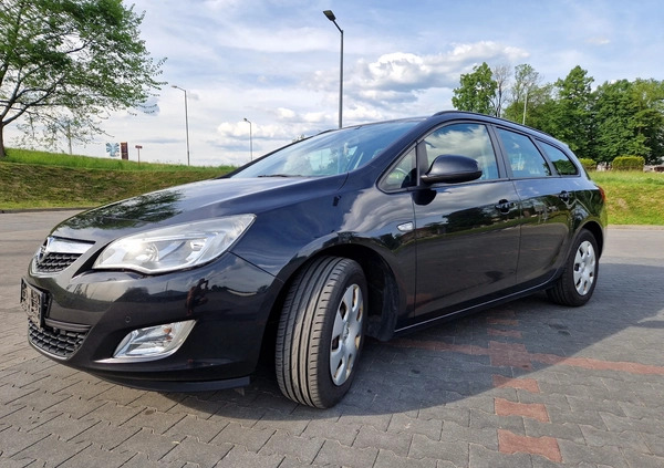Opel Astra cena 27000 przebieg: 211025, rok produkcji 2012 z Pyskowice małe 466